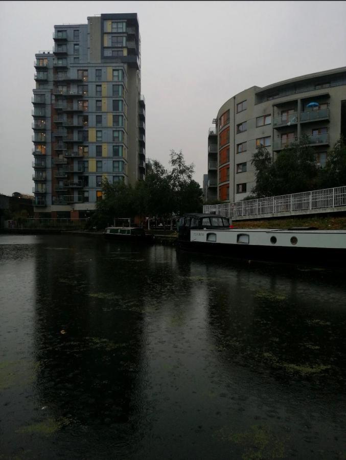 Lovely Luxury 1-Bed Apartment In Wembley Londres Exterior foto