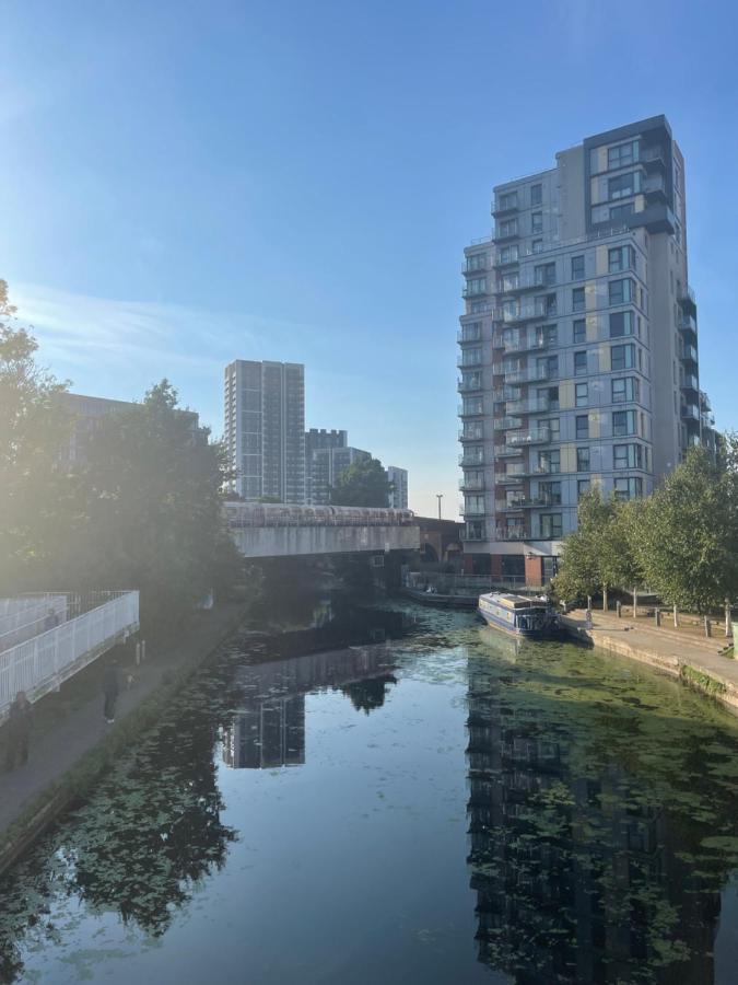 Lovely Luxury 1-Bed Apartment In Wembley Londres Exterior foto